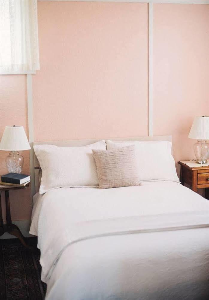 Camellia Inn ヒールズバーグ エクステリア 写真