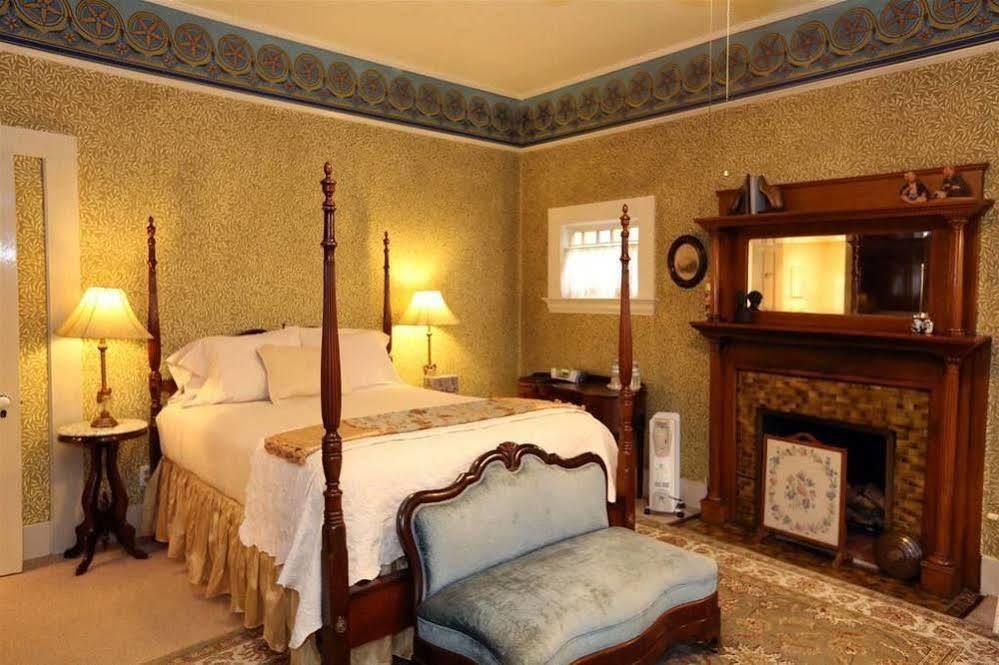 Camellia Inn ヒールズバーグ エクステリア 写真