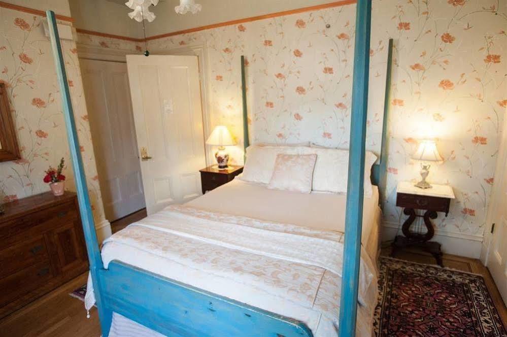 Camellia Inn ヒールズバーグ エクステリア 写真